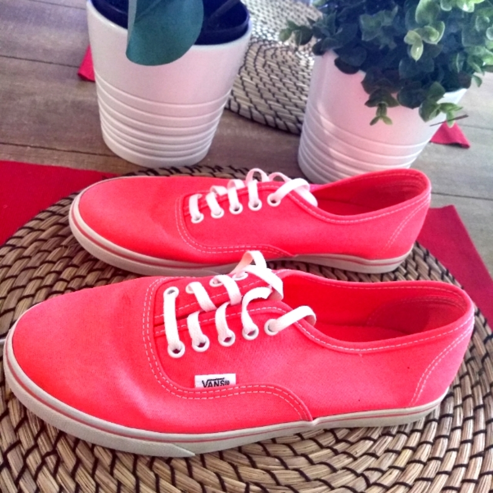 Van's women's sneakers size 8